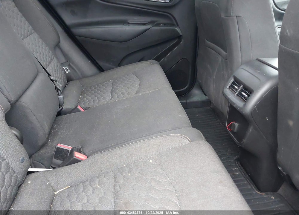 2018 CHEVROLET EQUINOX LT VIN: 2GNAXJEV6J6120718