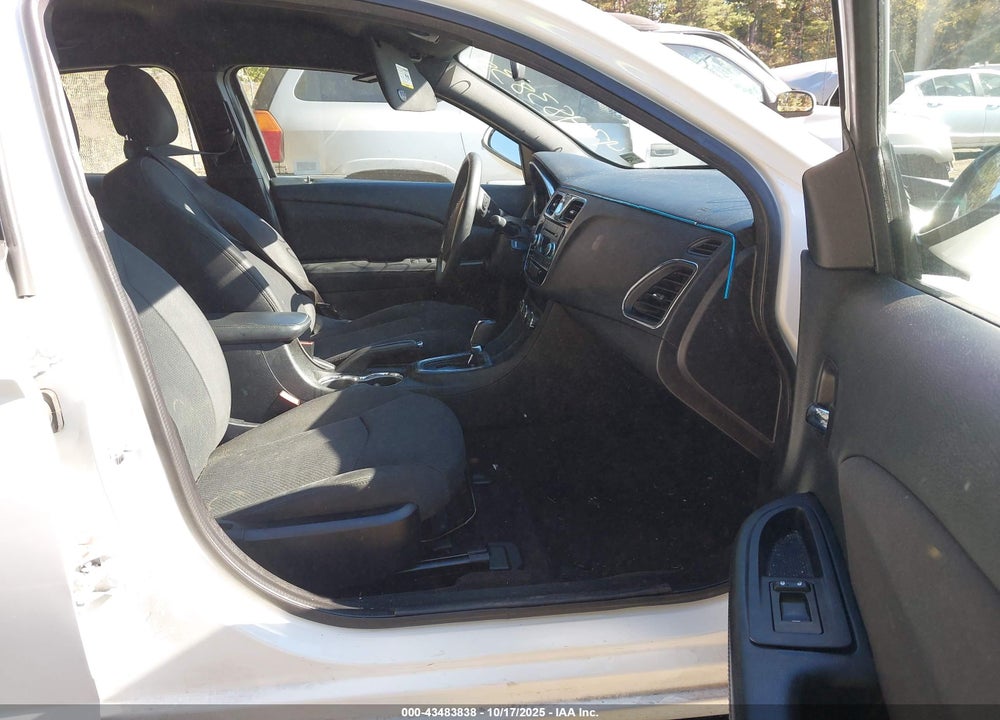 2013 CHRYSLER 200 TOURING VIN: 1C3CCBBB4DN764722