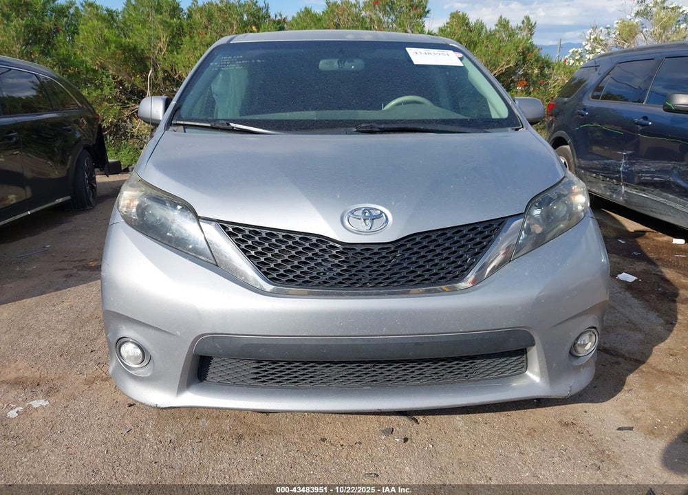 2014 TOYOTA SIENNA SE 8 PASSENGER VIN: 5TDXK3DC5ES463206
