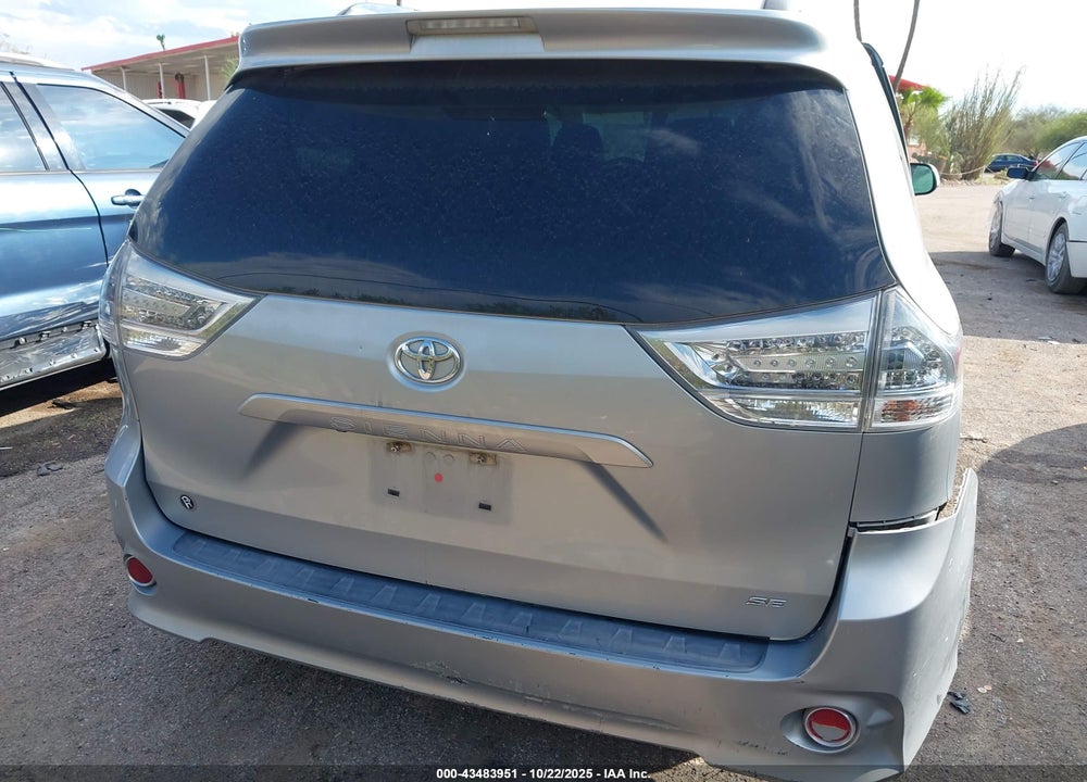 2014 TOYOTA SIENNA SE 8 PASSENGER VIN: 5TDXK3DC5ES463206
