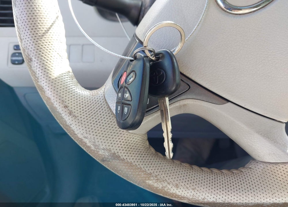 2014 TOYOTA SIENNA SE 8 PASSENGER VIN: 5TDXK3DC5ES463206