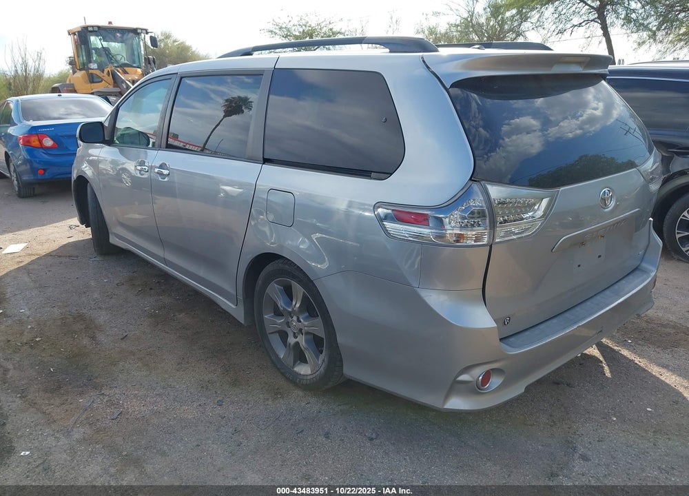 2014 TOYOTA SIENNA SE 8 PASSENGER VIN: 5TDXK3DC5ES463206
