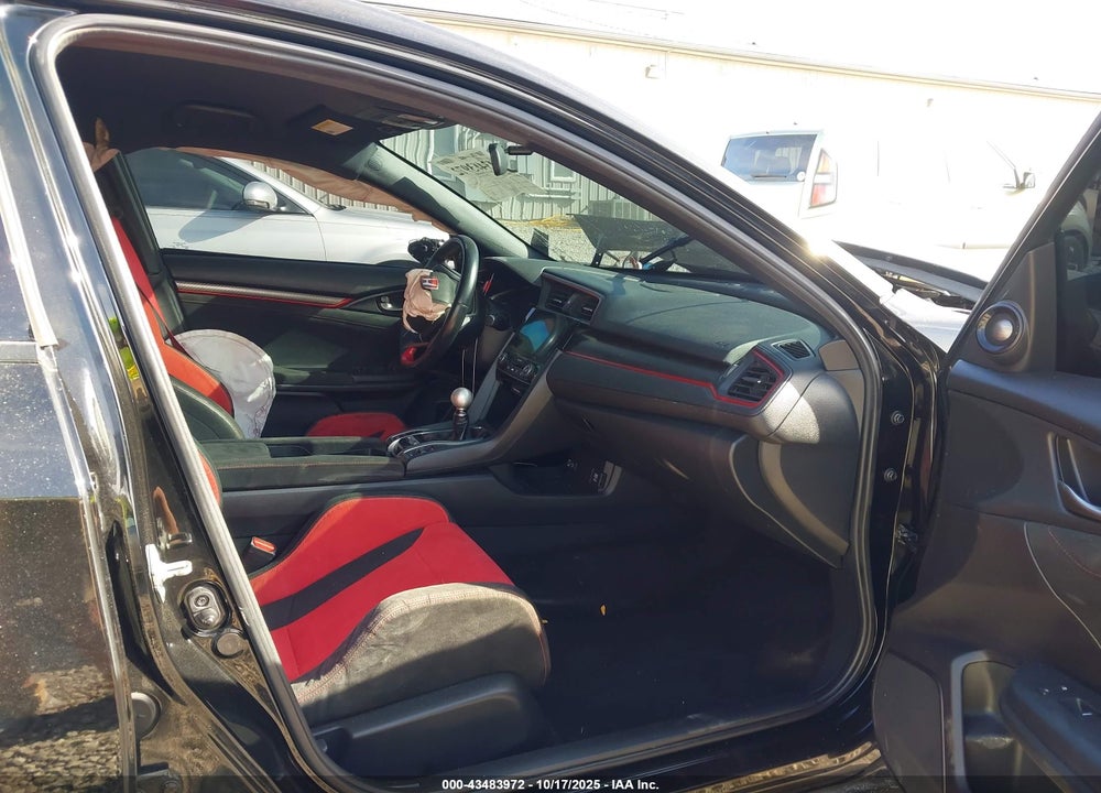 2018 HONDA CIVIC VIN: SHHFK8G7XJU204005
