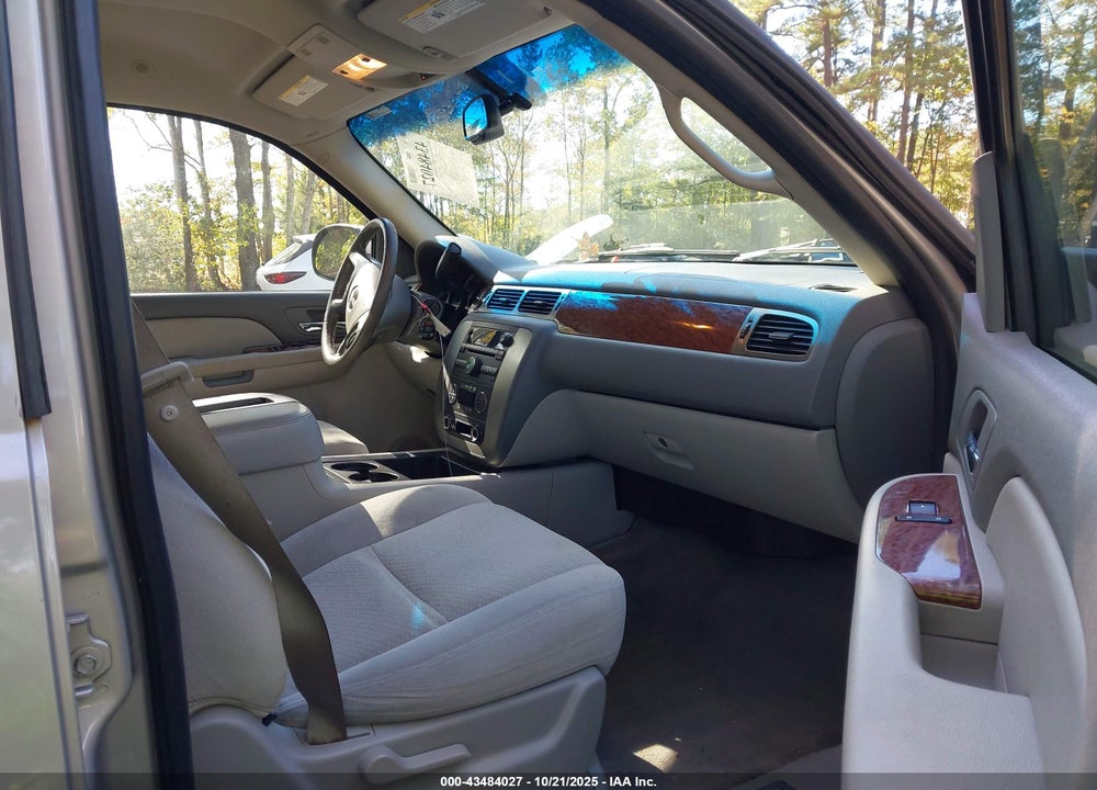 2007 GMC YUKON XL 1500 SLE VIN: 1GKFK16347J225364