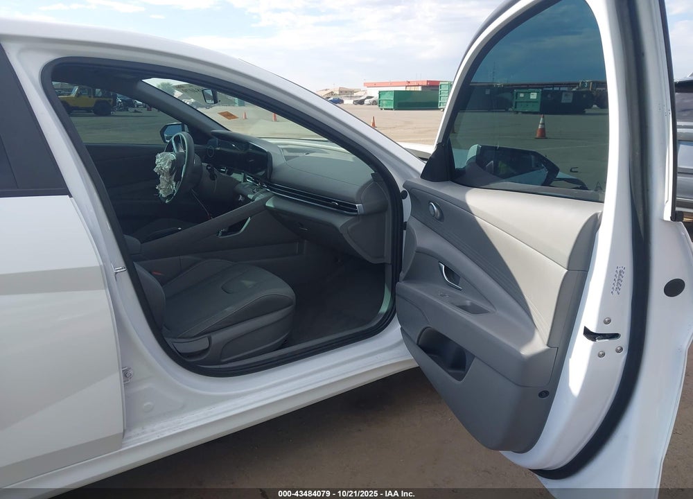 2024 HYUNDAI ELANTRA SEL VIN: KMHLM4DG9RU766889
