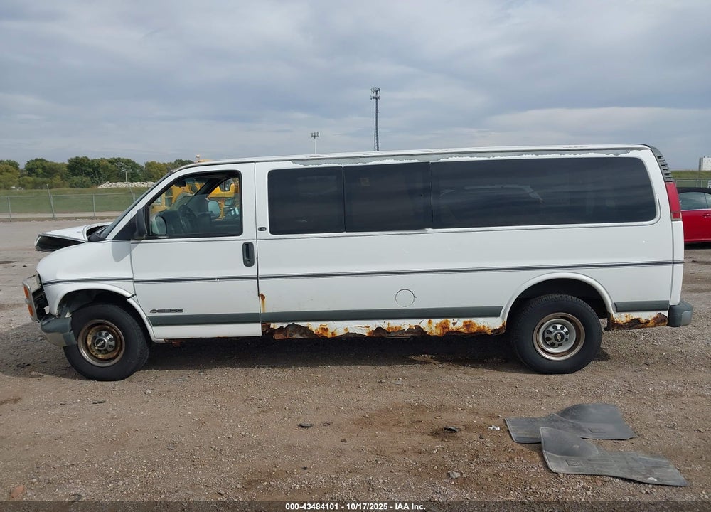 2001 CHEVROLET EXPRESS VIN: 1GAHG39RX11195224
