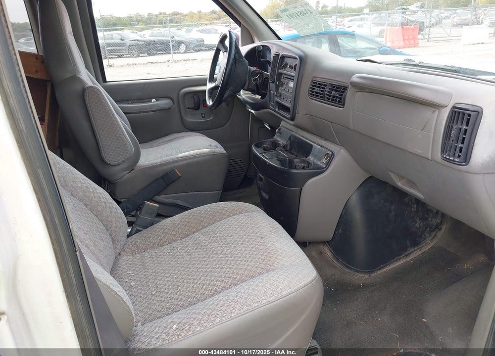 2001 CHEVROLET EXPRESS VIN: 1GAHG39RX11195224