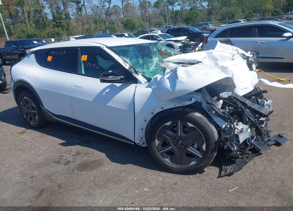 2025 KIA EV6 LIGHT VIN: 5XYC34JB2SG011235