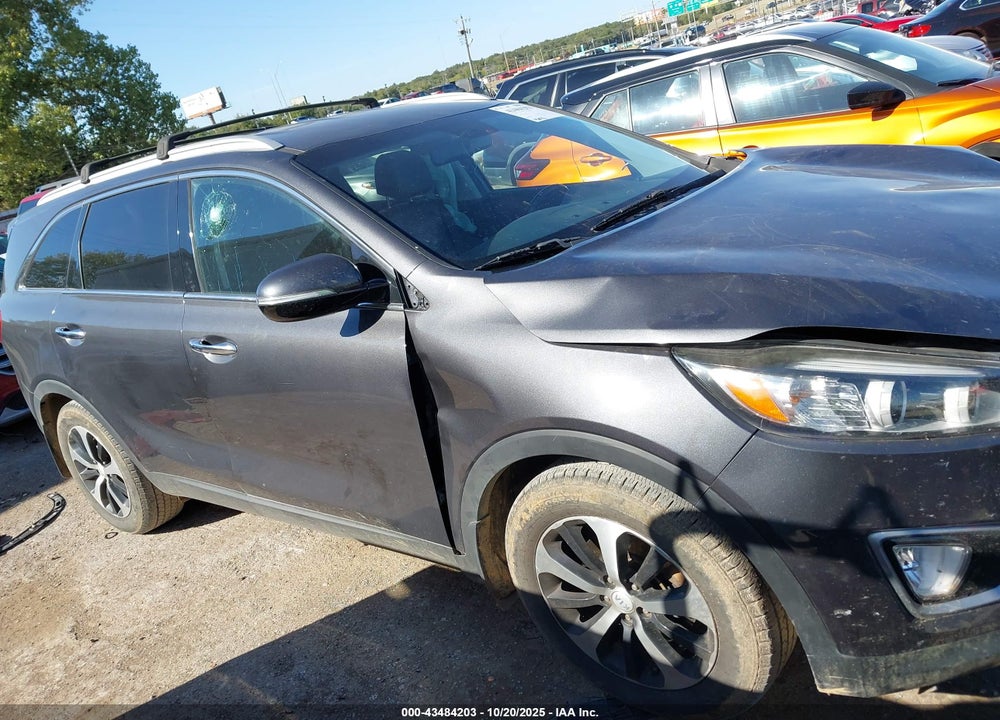 2017 KIA SORENTO 3.3L EX VIN: 5XYPH4A5XHG320375