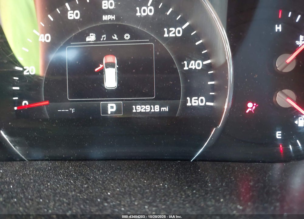 2017 KIA SORENTO 3.3L EX VIN: 5XYPH4A5XHG320375
