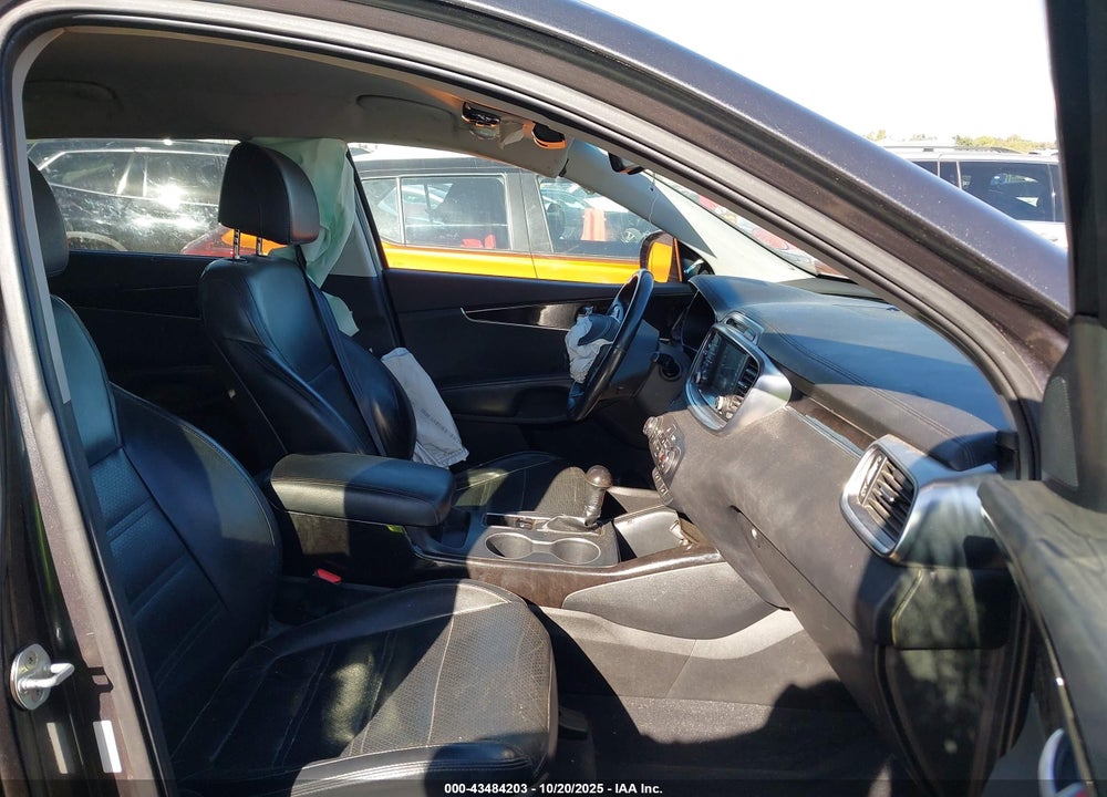 2017 KIA SORENTO 3.3L EX VIN: 5XYPH4A5XHG320375