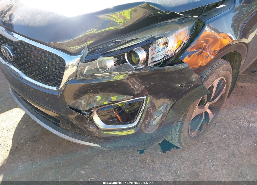 2017 KIA SORENTO 3.3L EX VIN: 5XYPH4A5XHG320375