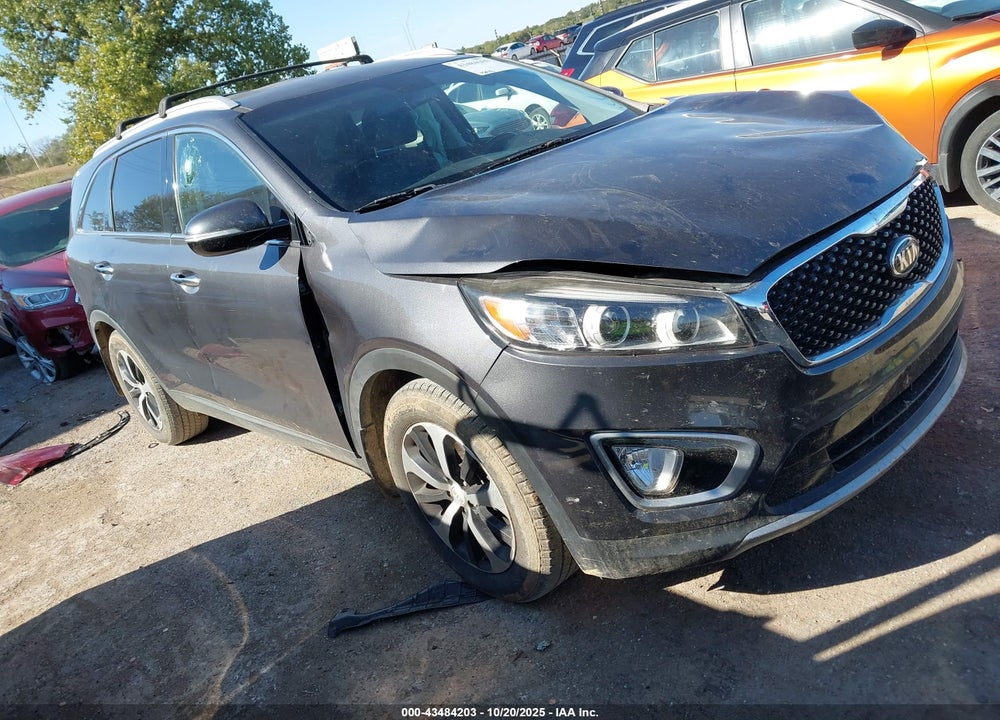 2017 KIA SORENTO 3.3L EX VIN: 5XYPH4A5XHG320375