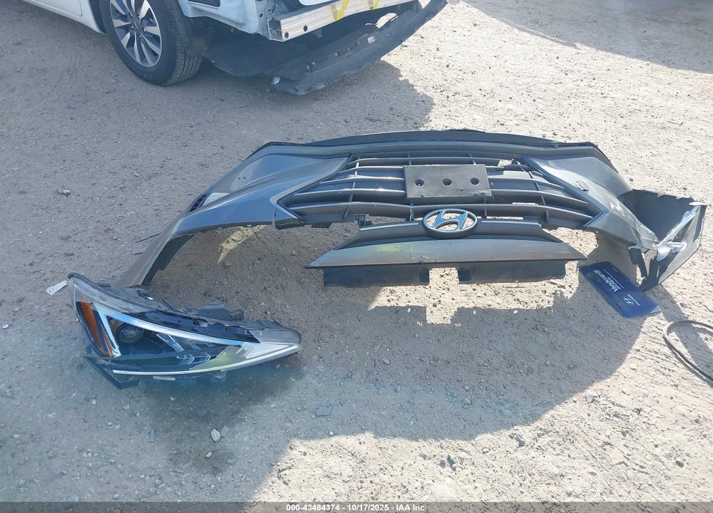 2019 HYUNDAI ELANTRA SE VIN: KMHD74LF4KU794528