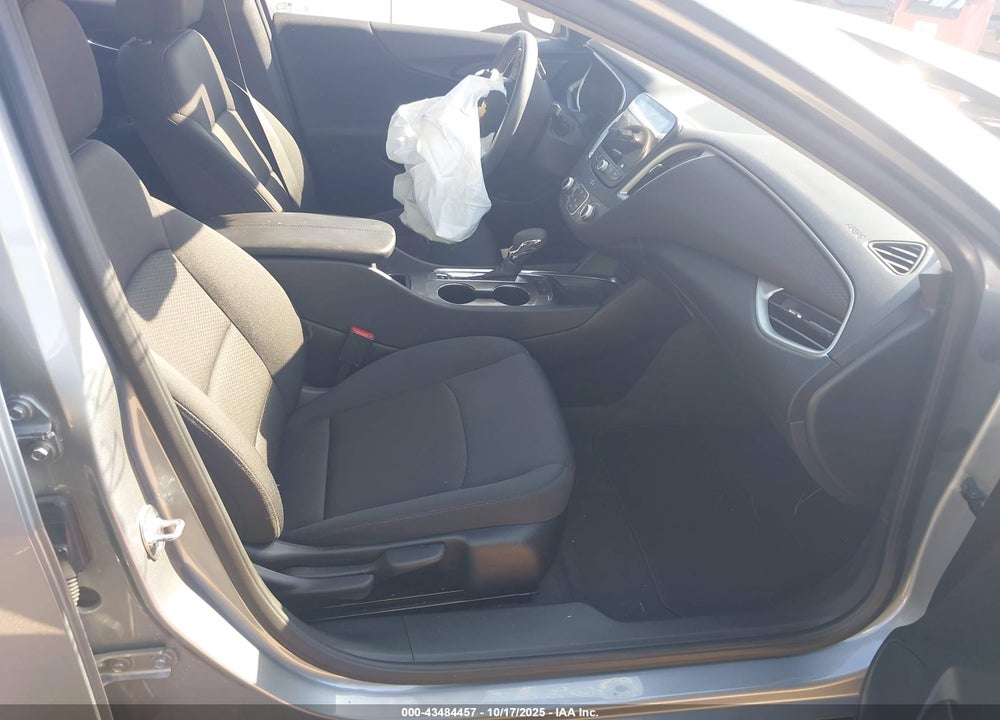 2025 CHEVROLET MALIBU VIN: 1G1ZD5ST7SF147182