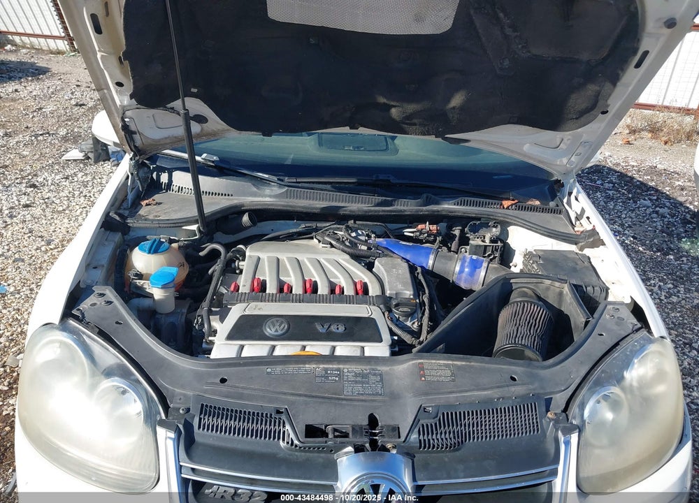 2008 VOLKSWAGEN R32 VIN: WVWKC71K98W262049