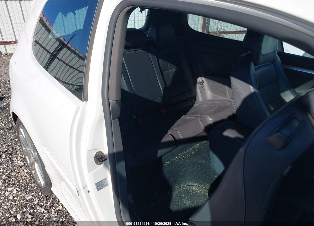 2008 VOLKSWAGEN R32 VIN: WVWKC71K98W262049