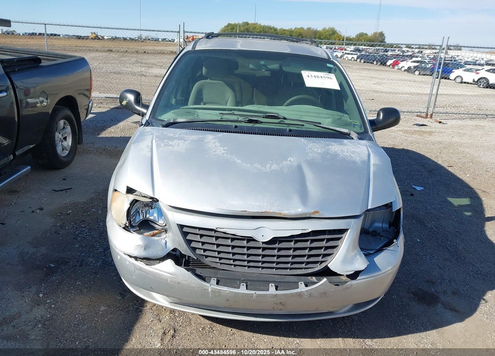 2003 CHRYSLER VOYAGER LX VIN: 1C4GJ45353B281954