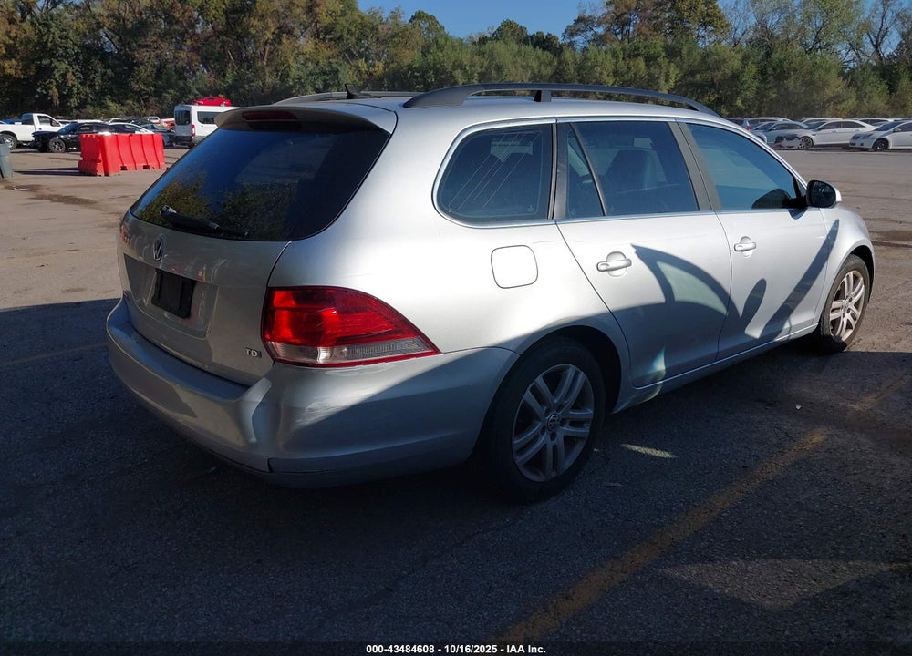 2014 VOLKSWAGEN JETTA SPORTWAGEN 2.0L TDI VIN: 3VWPL7AJ7EM608136