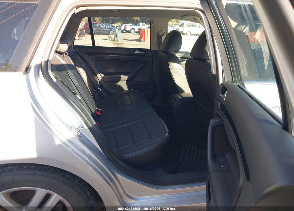 2014 VOLKSWAGEN JETTA SPORTWAGEN 2.0L TDI VIN: 3VWPL7AJ7EM608136