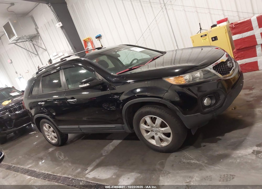 2012 KIA SORENTO LX VIN: 5XYKT3A64CG206862