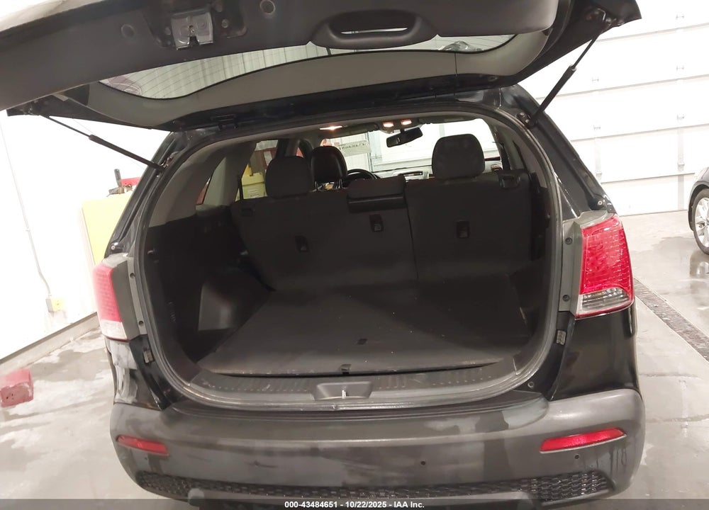 2012 KIA SORENTO LX VIN: 5XYKT3A64CG206862
