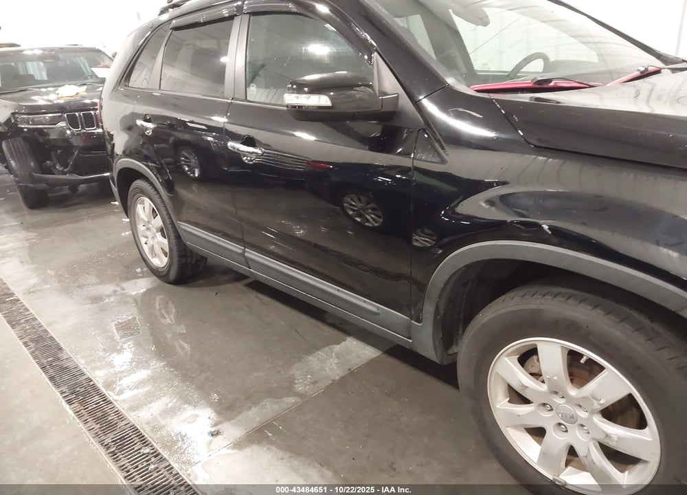 2012 KIA SORENTO LX VIN: 5XYKT3A64CG206862