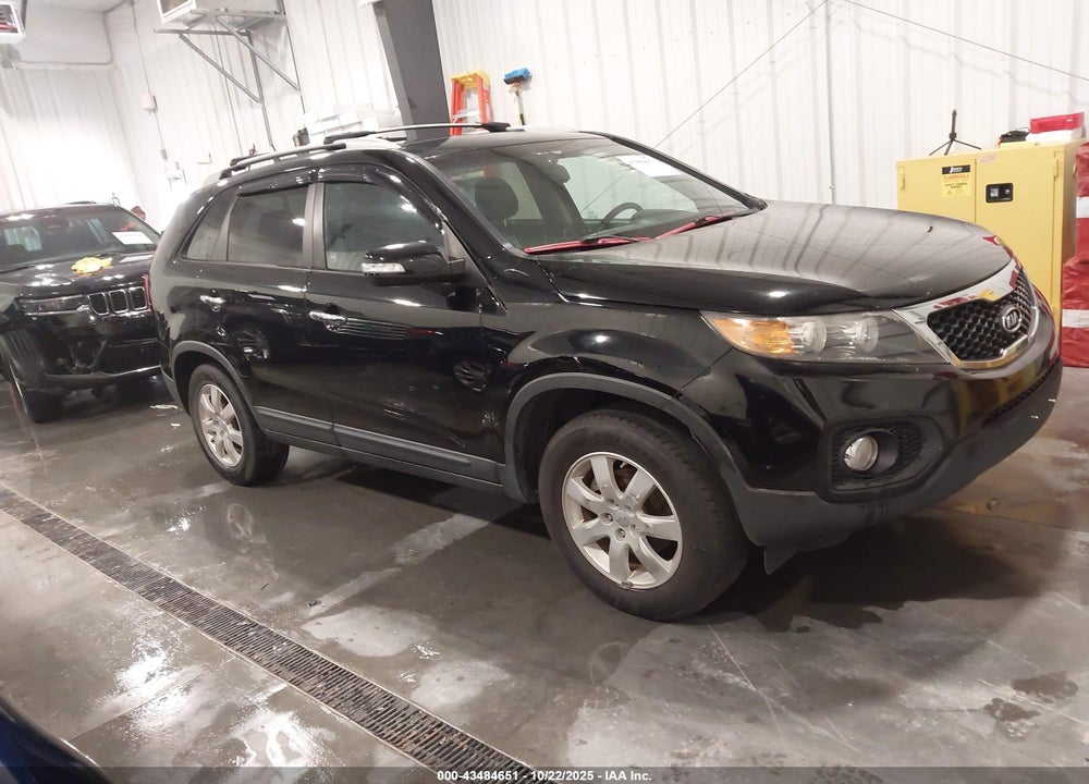 2012 KIA SORENTO LX VIN: 5XYKT3A64CG206862