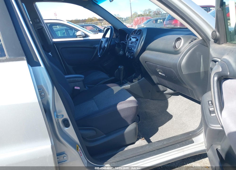 2005 TOYOTA RAV4 VIN: JTEHD20V650047518