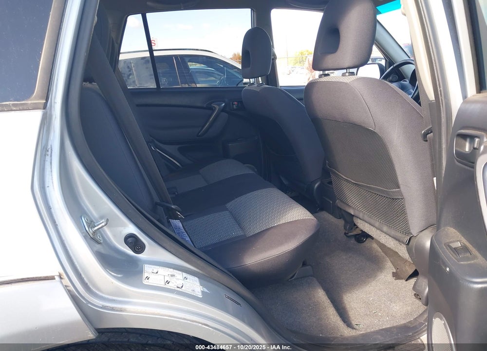 2005 TOYOTA RAV4 VIN: JTEHD20V650047518