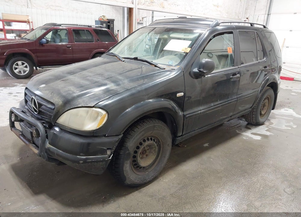2000 MERCEDES-BENZ ML 320 VIN: 4JGAB54E6YA173640