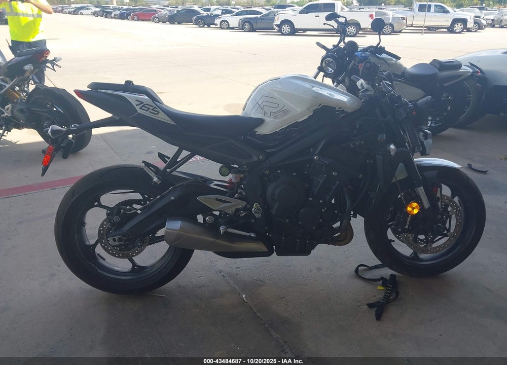2024 TRIUMPH MOTORCYCLE STREET TRIPLE 765 R VIN: SMTA604S4RTBJ7899