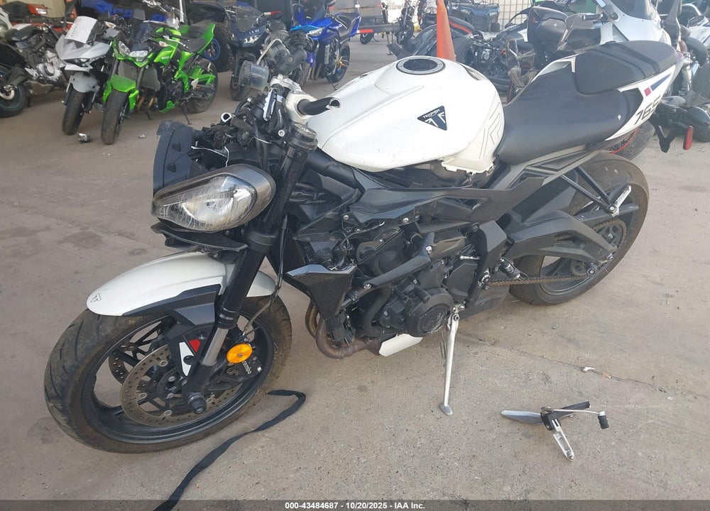 2024 TRIUMPH MOTORCYCLE STREET TRIPLE 765 R VIN: SMTA604S4RTBJ7899