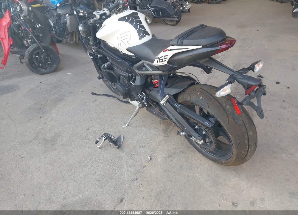 2024 TRIUMPH MOTORCYCLE STREET TRIPLE 765 R VIN: SMTA604S4RTBJ7899