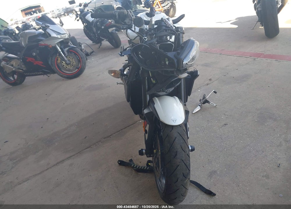 2024 TRIUMPH MOTORCYCLE STREET TRIPLE 765 R VIN: SMTA604S4RTBJ7899