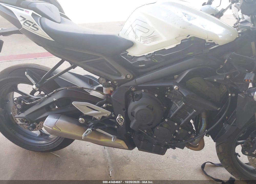 2024 TRIUMPH MOTORCYCLE STREET TRIPLE 765 R VIN: SMTA604S4RTBJ7899