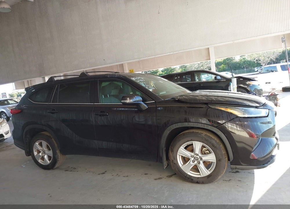 2021 TOYOTA HIGHLANDER VIN: 5TDCZRBH4MS157706