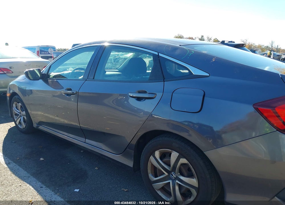 2018 HONDA CIVIC VIN: 2HGFC2F56JH526048