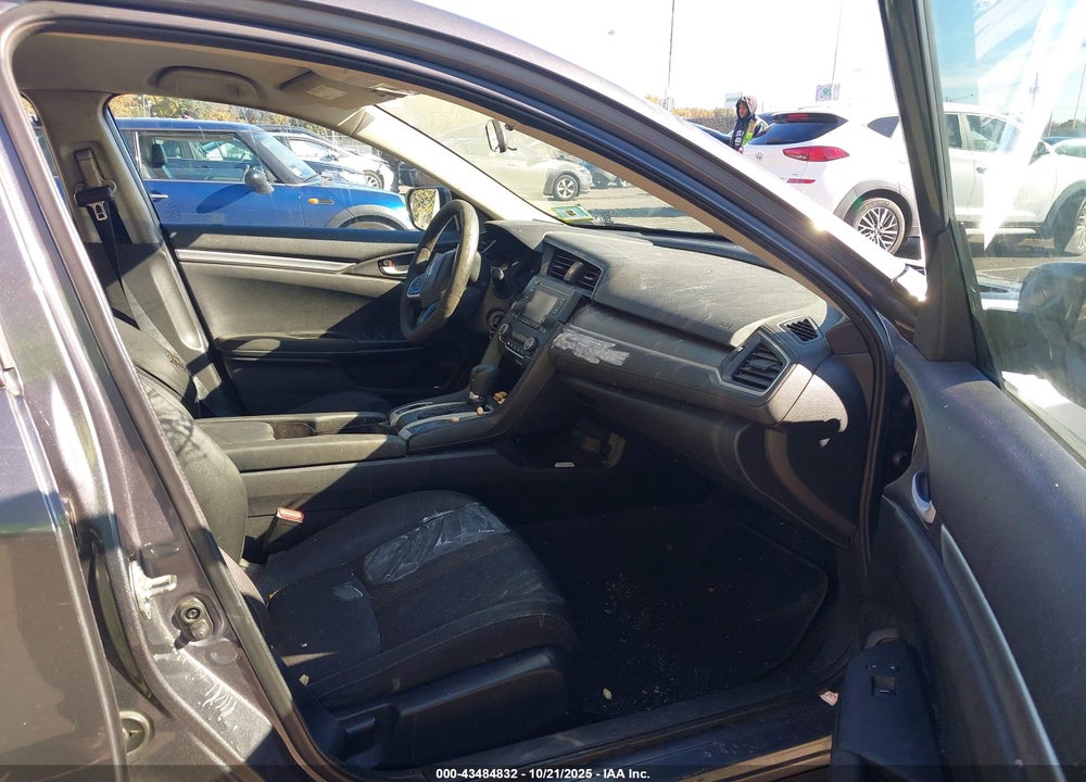 2018 HONDA CIVIC VIN: 2HGFC2F56JH526048