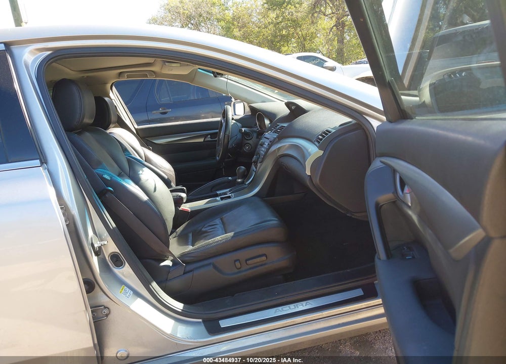 2010 ACURA TL VIN: 19UUA8F28AA010570
