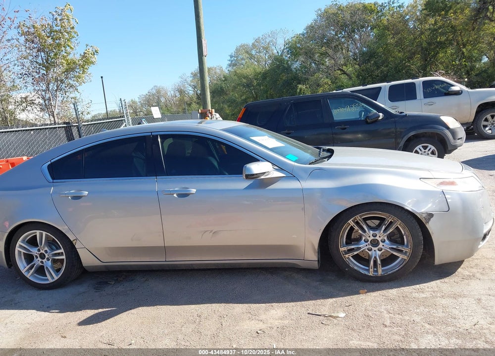 2010 ACURA TL VIN: 19UUA8F28AA010570