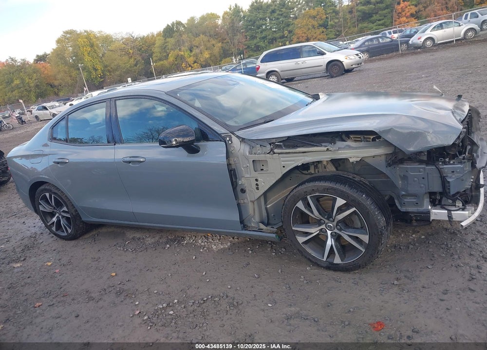 2022 VOLVO S60 VIN: 7JRL12TM4NG154621
