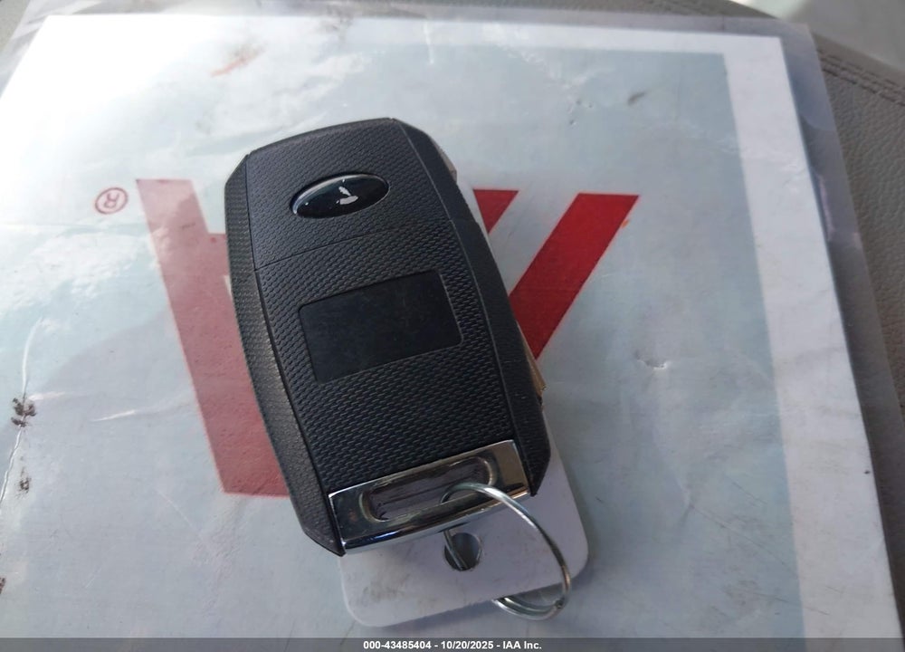 2016 KIA SEDONA VIN: KNDMB5C11G6163213