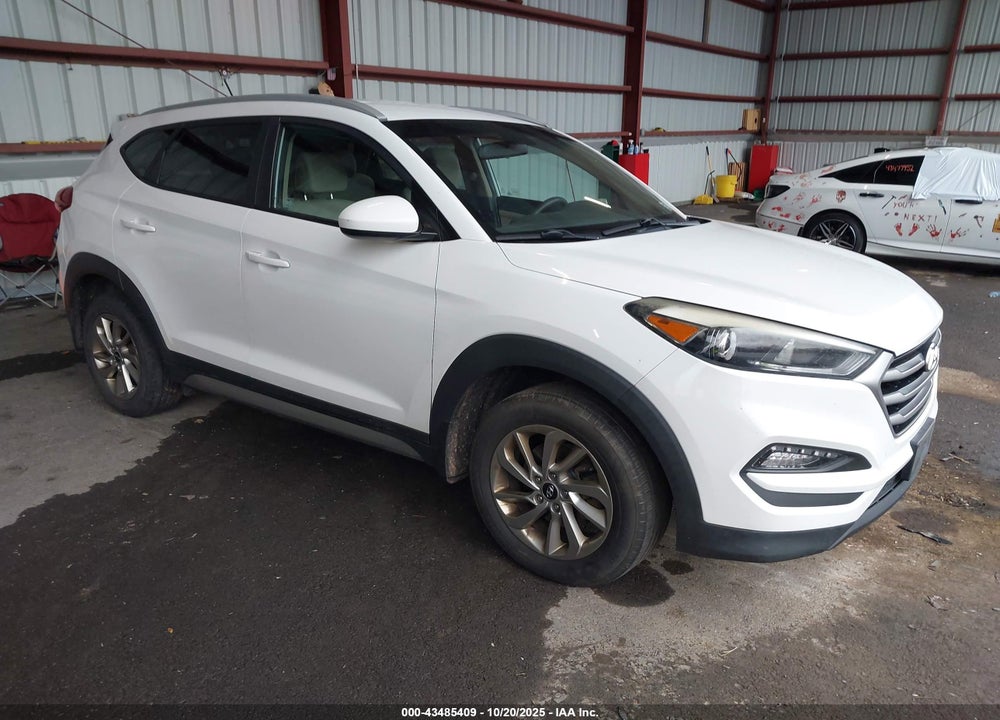 2017 HYUNDAI TUCSON SE VIN: KM8J3CA46HU266668