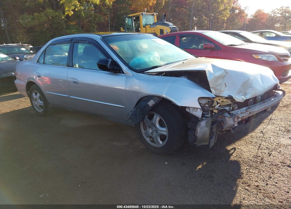 2000 HONDA ACCORD 2.3 LX VIN: 1HGCG6556YA134549