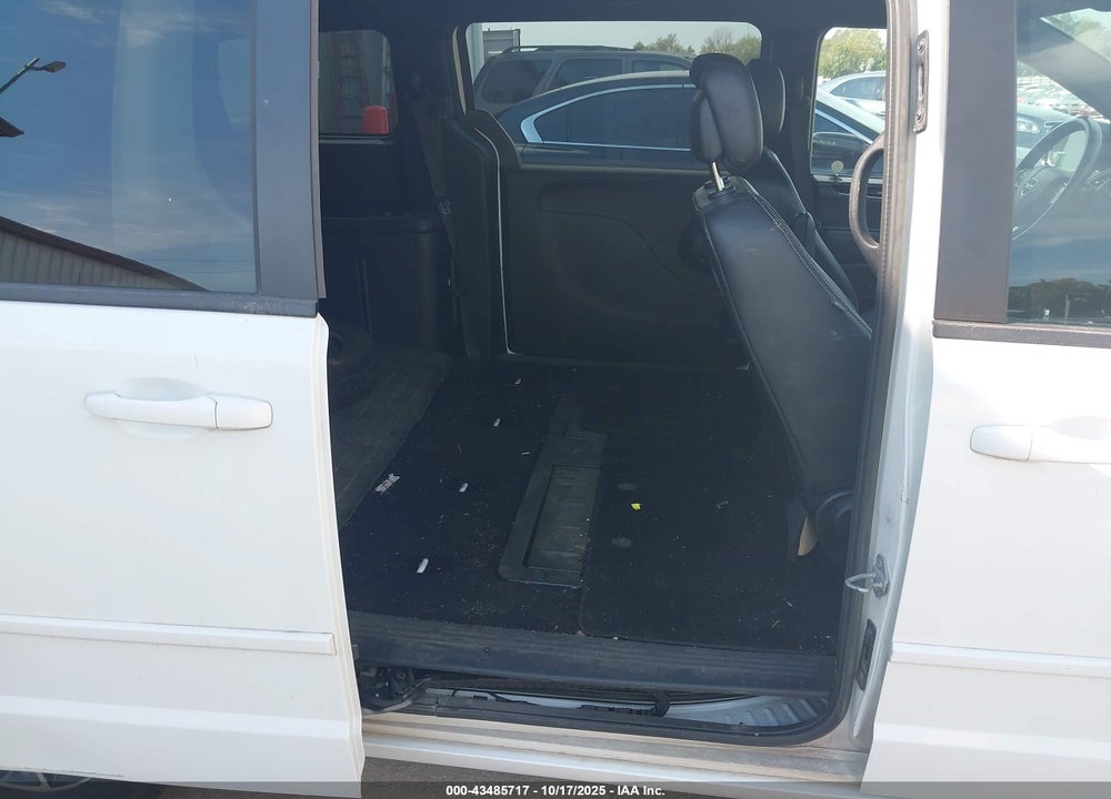 2017 DODGE GRAND CARAVAN SXT VIN: 2C4RDGCG4HR645863