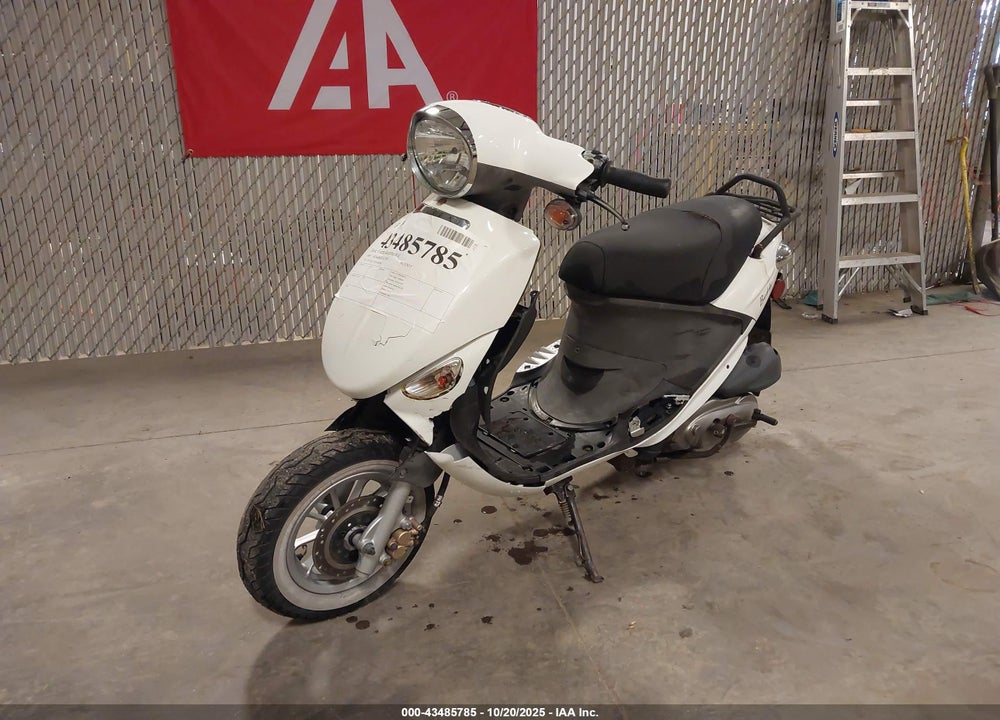 2009 GENUINE SCOOTER CO. BUDDY VIN: RFVPAC20491008903