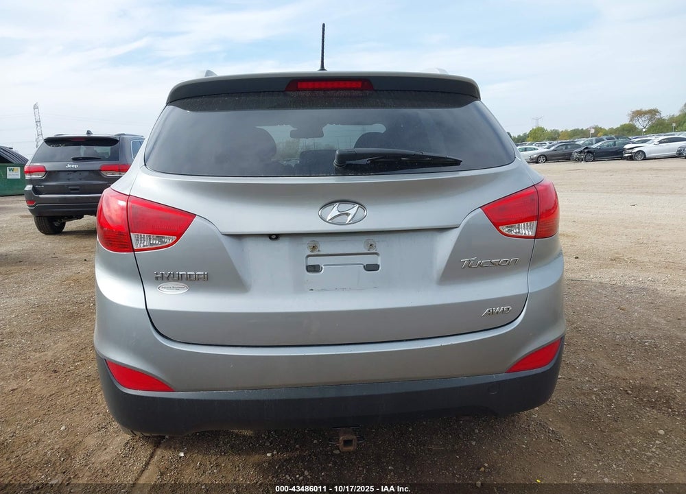 2011 HYUNDAI TUCSON GLS VIN: KM8JUCAC1BU170703