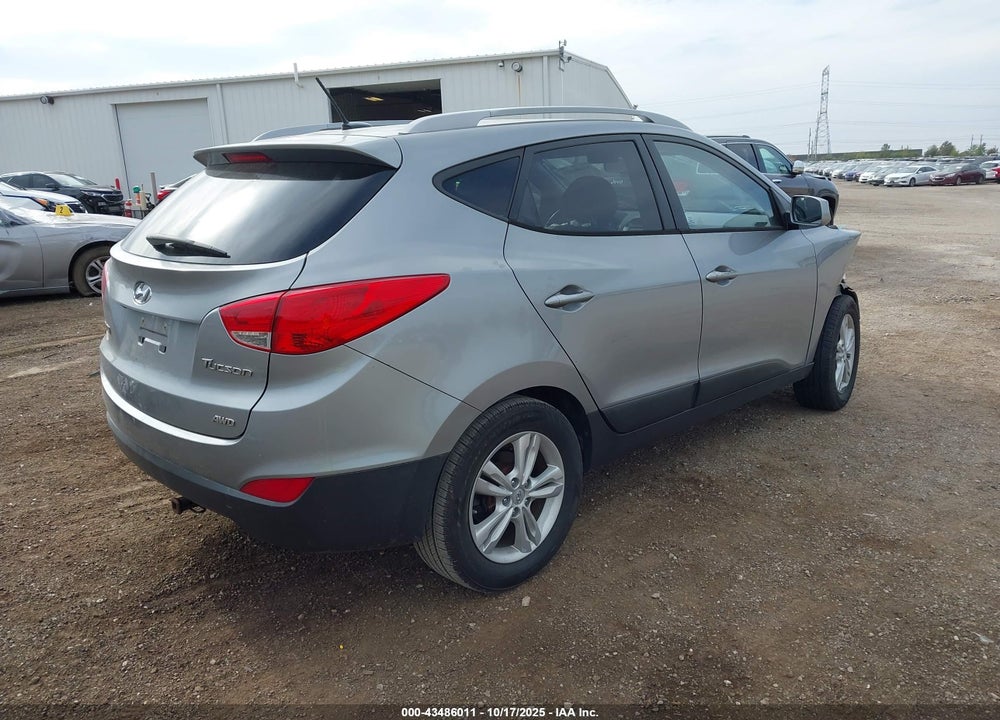 2011 HYUNDAI TUCSON GLS VIN: KM8JUCAC1BU170703