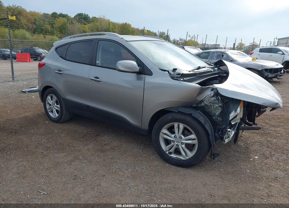 2011 HYUNDAI TUCSON GLS VIN: KM8JUCAC1BU170703